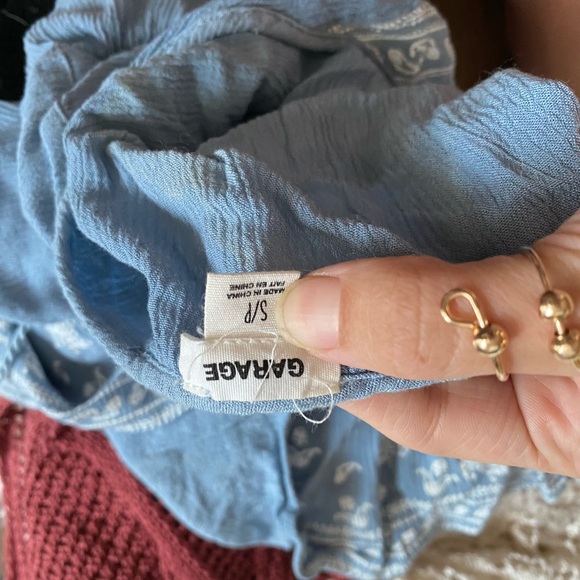 4/$25 Garage crop top - Picture 2 of 2